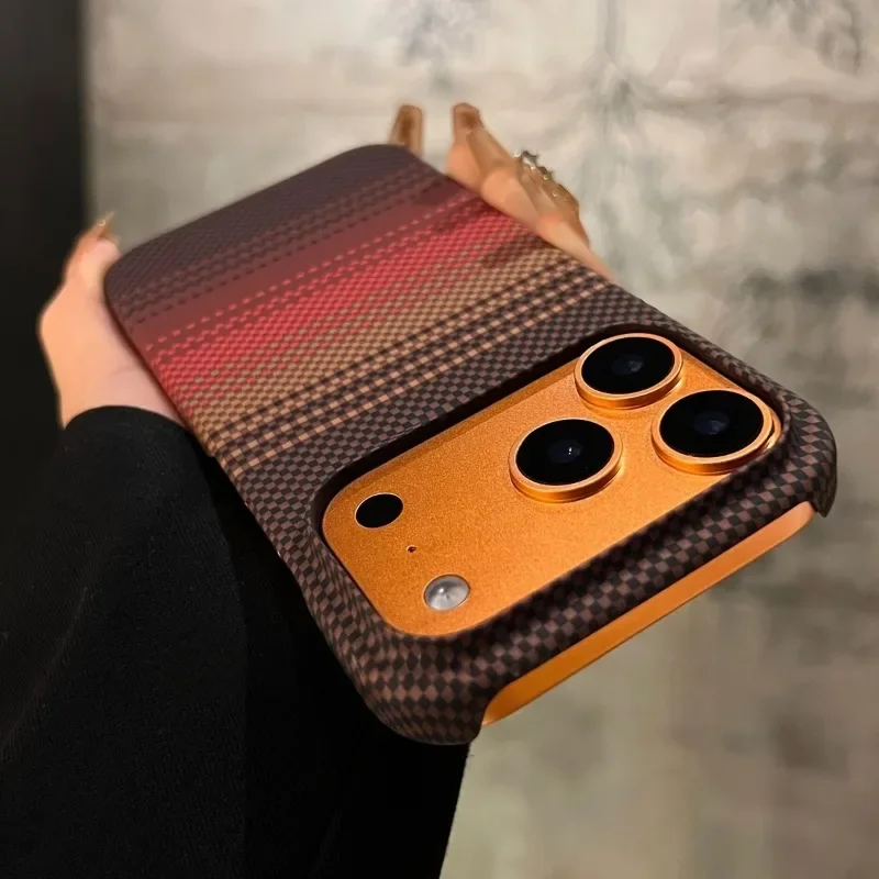 غطاء حماية فاخر من ألياف الكرب - مراجعة Matte Hard Pc Back Case وسعره